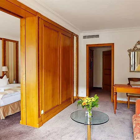 Prinzregent Am Friedensengel 4* München