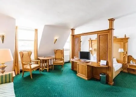 Prinzregent Am Friedensengel Hotel 4*